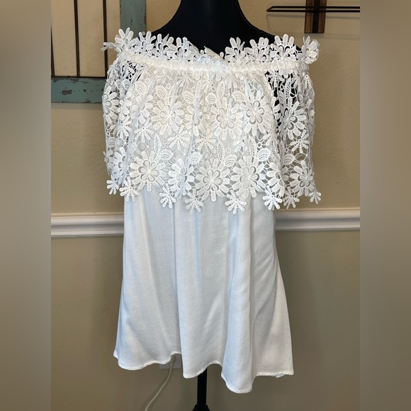 White Floral Lace Off-Shoulder Blouse - Picture 1 of 6